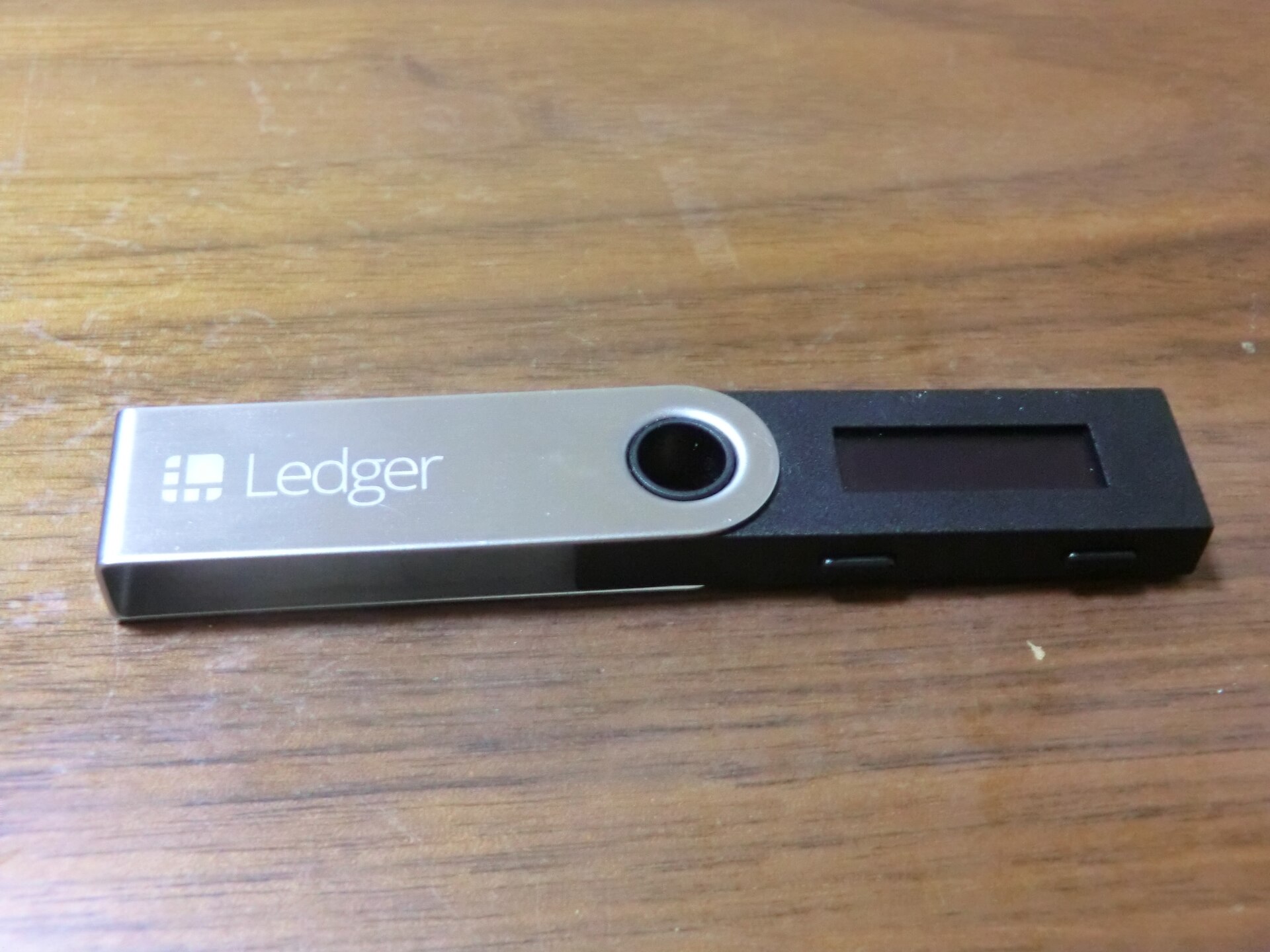 Portefeuille matériel Ledger Nano S pour la conservation hors ligne des clés privées
